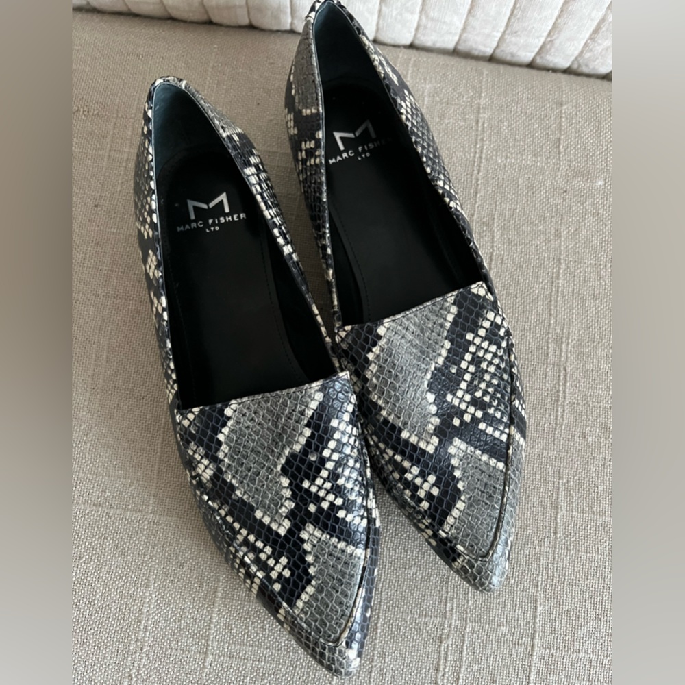Marc Fisher Zurri Pointed Toe Snakeskin Flats Loa… - image 2